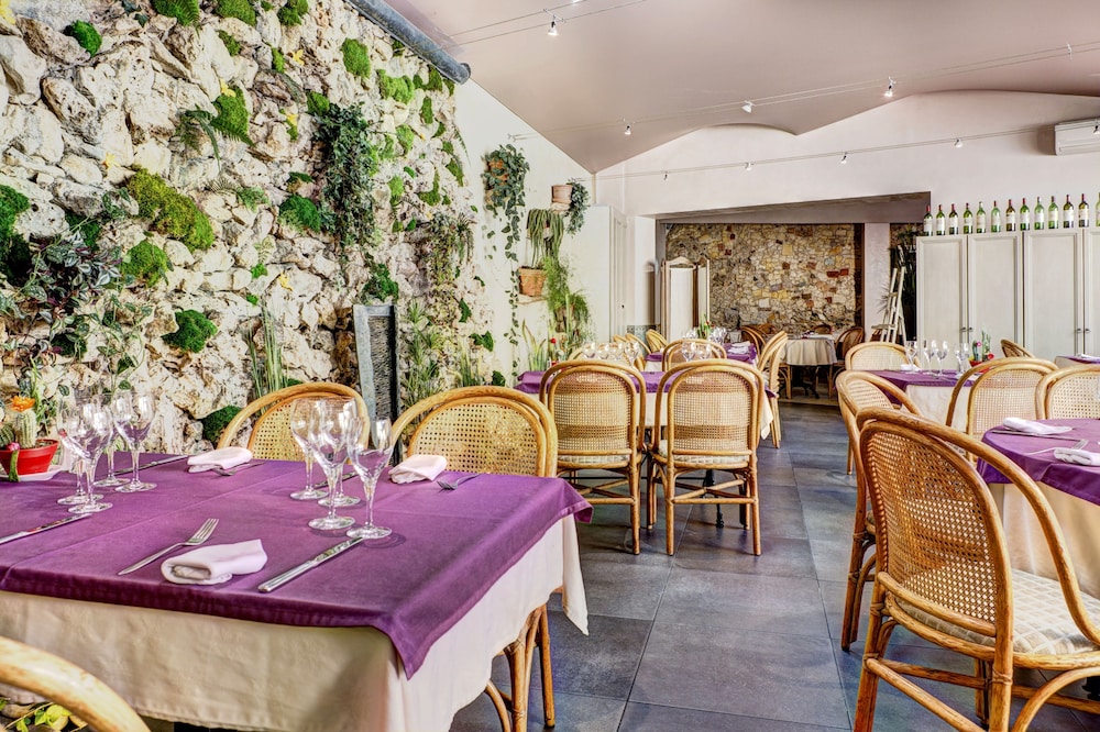 Hotel La Tour Du Vieux Port Libourne Hotel La Tour Du Vieux Port Libourne