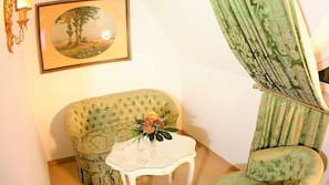 Coffre-forts dans les chambres, fer et planche à repasser sur demande