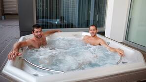 Bain à remous intérieur
