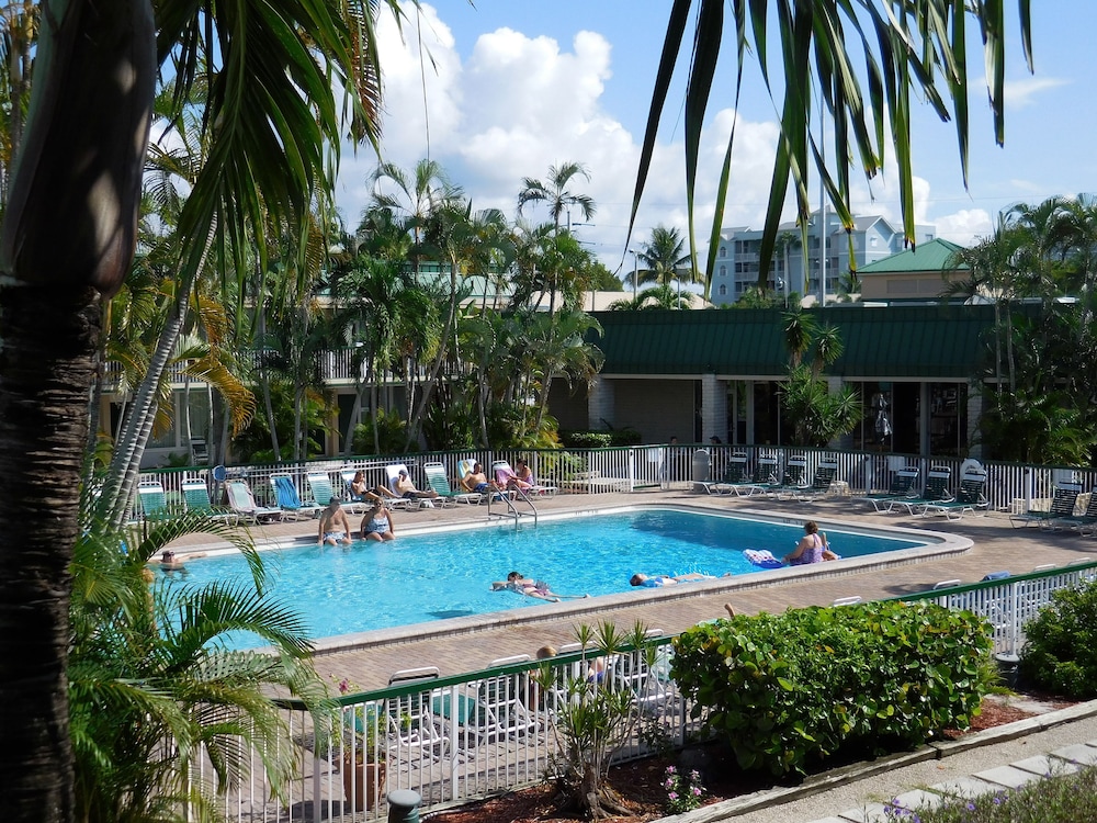 Wyndham Garden Fort Myers Beach, Fort Myers: 2019 Room ...