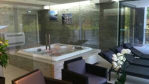 Bain à remous intérieur