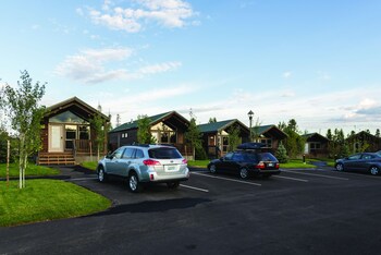 Explorer Cabins At Yellowstone Reviews Photos Rates