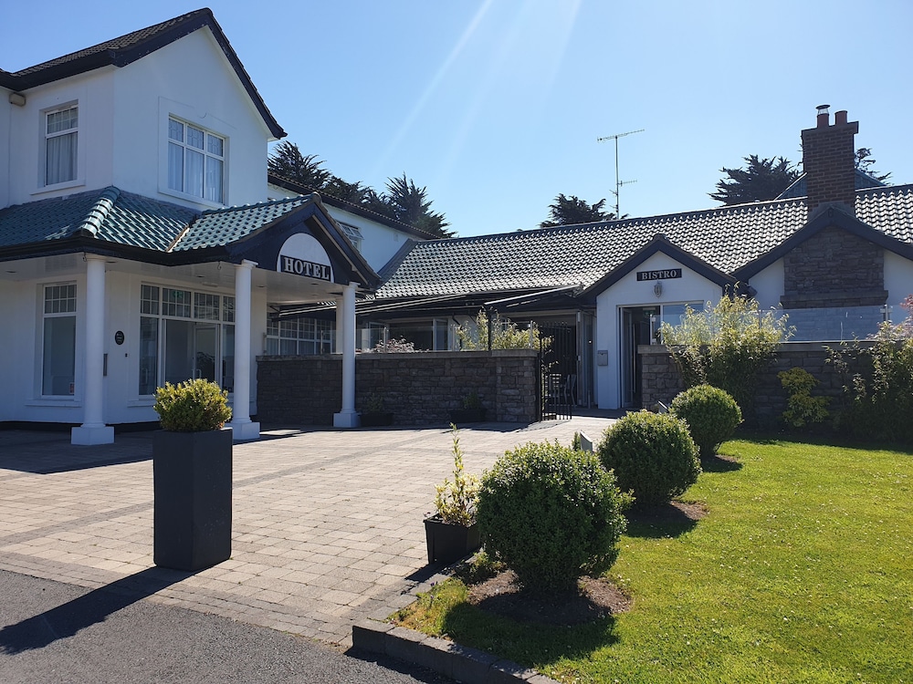 Photo - Ivanhoe Inn and Hotel