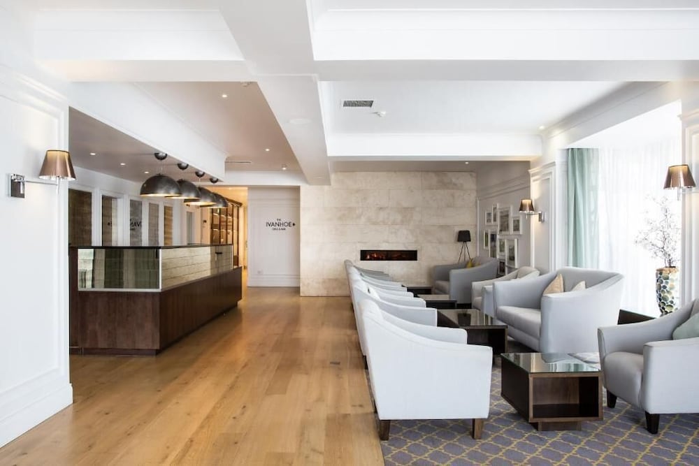 Photo - Ivanhoe Inn and Hotel