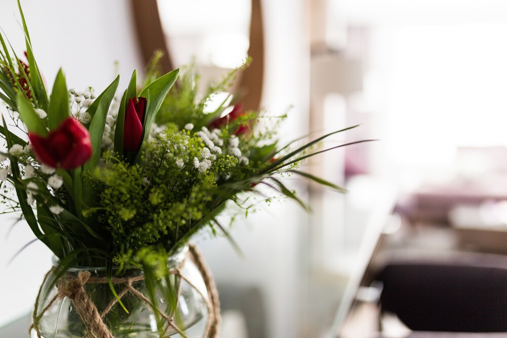 Photo - Ivanhoe Inn and Hotel