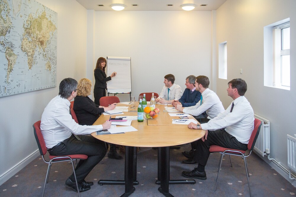 Photo - Ivanhoe Inn and Hotel