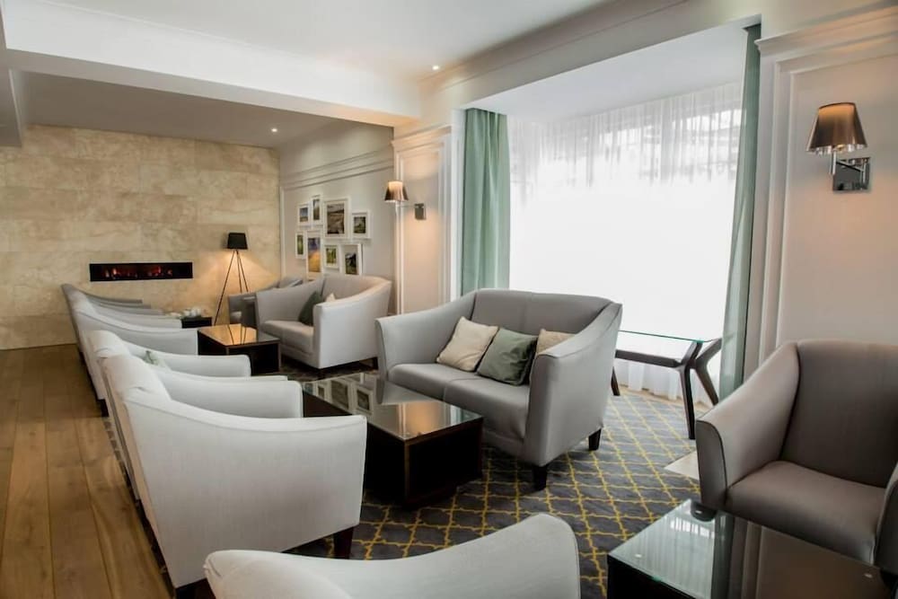 Photo - Ivanhoe Inn and Hotel