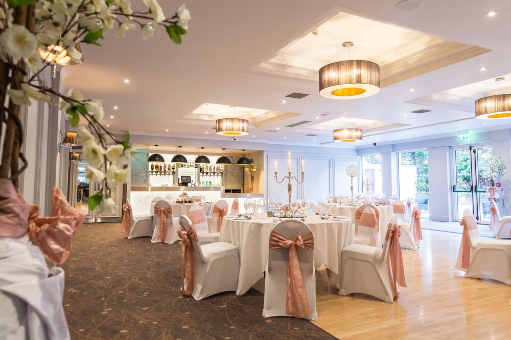 Photo - Ivanhoe Inn and Hotel