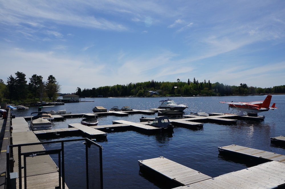 Clarion Inn Lakeside & Conference Centre in Kenora Best Rates & Deals