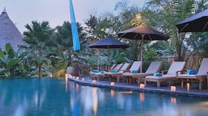 14 indoor pools, outdoor pool, open 7:00 AM to 6:00 PM, pool umbrellas