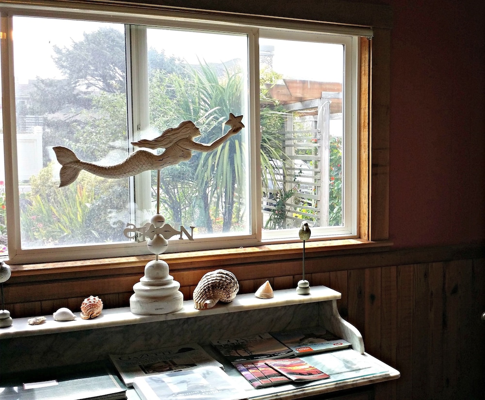 Sea Sprite At Haystack Rock 2018 Room Prices 129 Deals Reviews Beach Featured Image Lobby