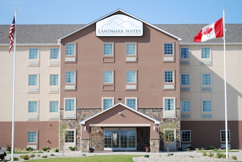 Great Place to stay Landmark Suites near Williston 