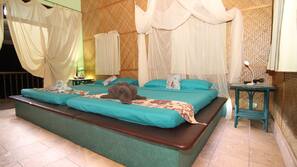 In-room safe, free WiFi, linens