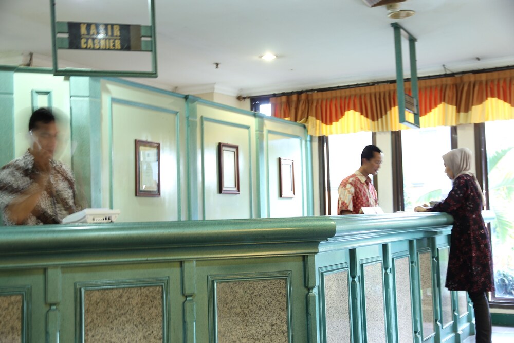 Sejahtera Family Hotel Apartment Depok Idn Best Price - 
