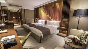 Minibar, in-room safe, individually decorated, individually furnished