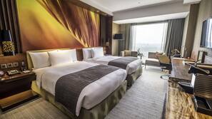 Minibar, in-room safe, individually decorated, individually furnished