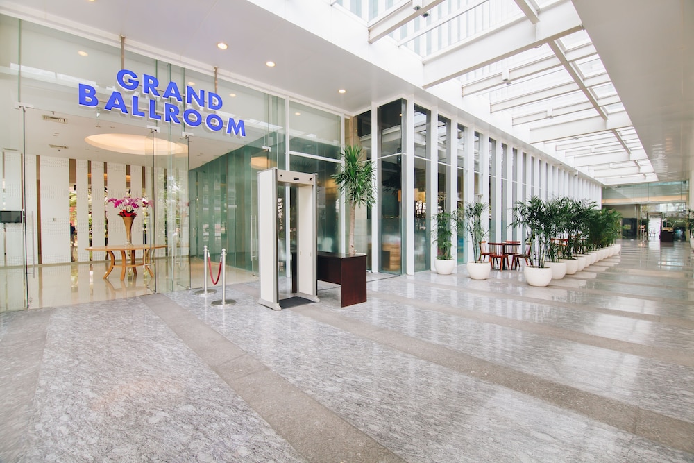 Js Luwansa Hotel And Convention Center Jakarta Idn Airasiago