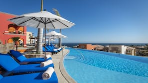 3 piscinas al aire libre, sombrillas, tumbonas