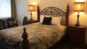 Iron/ironing board, rollaway beds, free WiFi