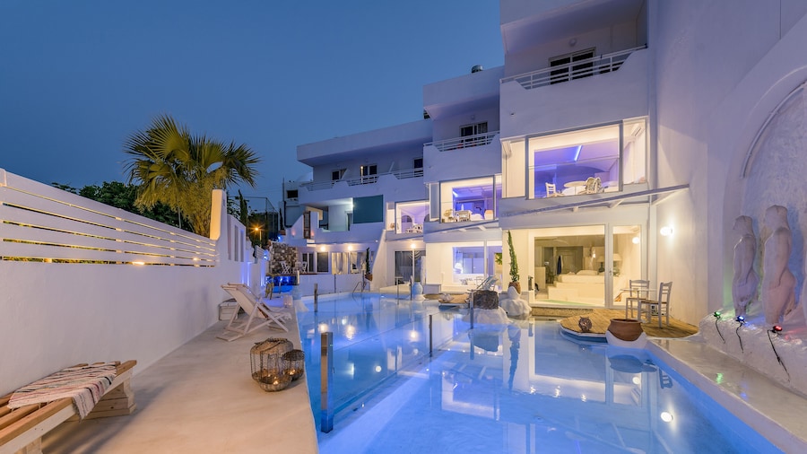 Kouros Home Hotel
