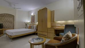 1 bedroom, premium bedding, minibar, in-room safe