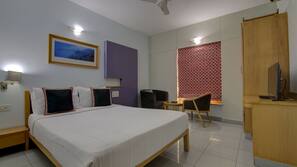 1 bedroom, premium bedding, minibar, in-room safe