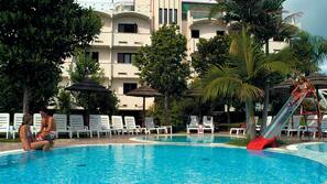 Piscina stagionale all'aperto
