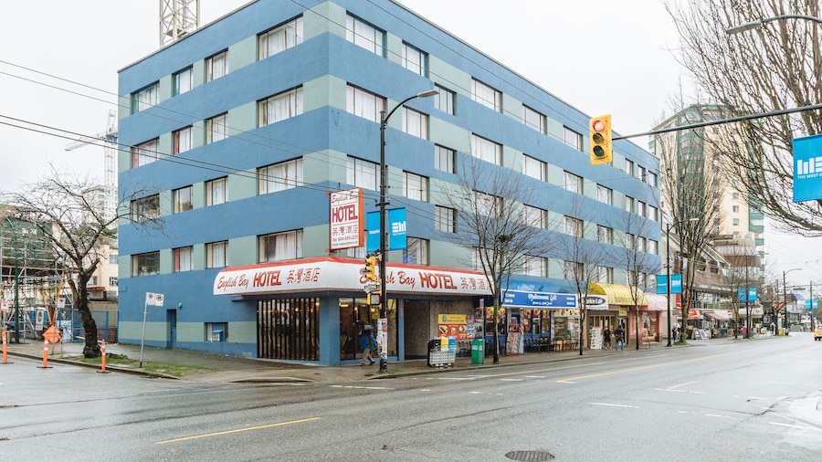 English Bay Hotel