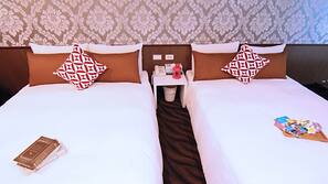 Down duvet, in-room safe, iron/ironing board, free WiFi