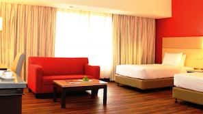 Minibar, in-room safe, desk, iron/ironing board