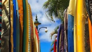 Beach nearby, white sand, sun-loungers, beach umbrellas