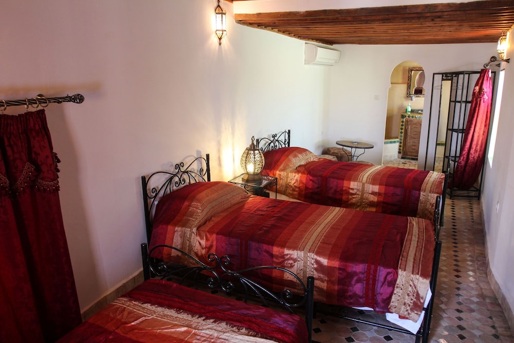 Photo - Dar Labchara