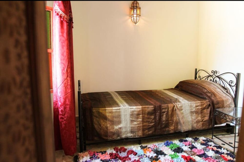 Photo - Dar Labchara