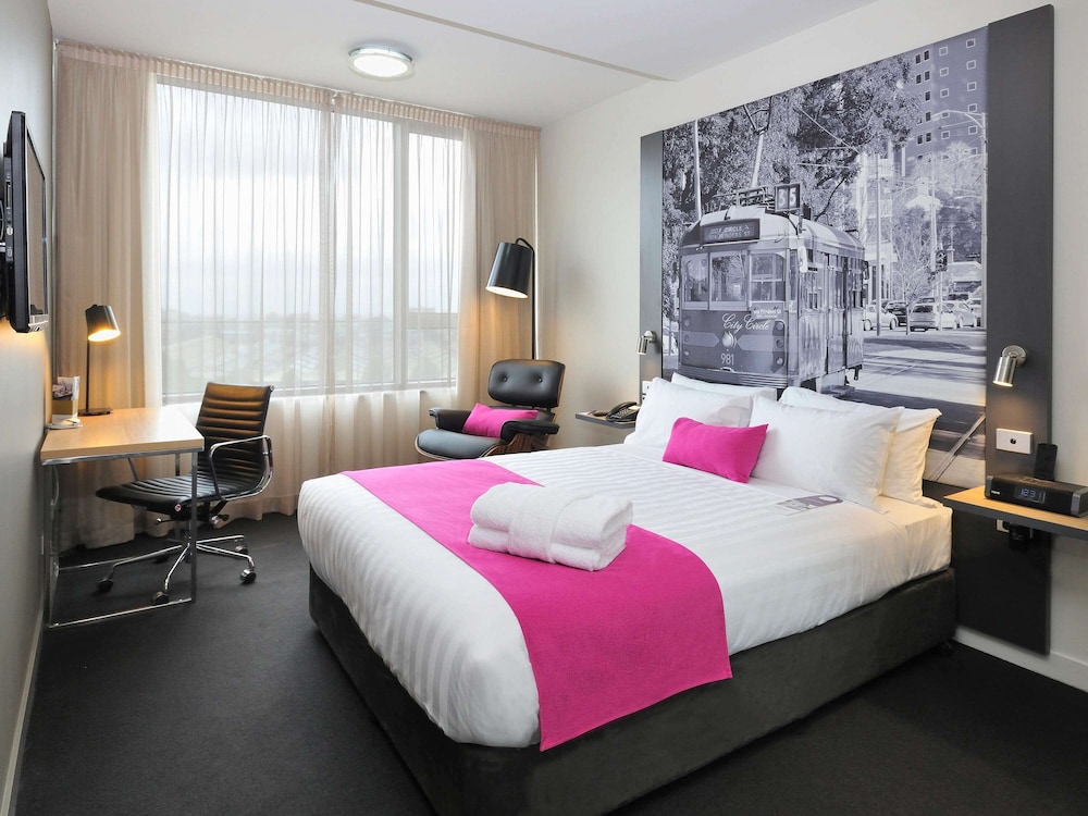 Mercure Melbourne Therry Street