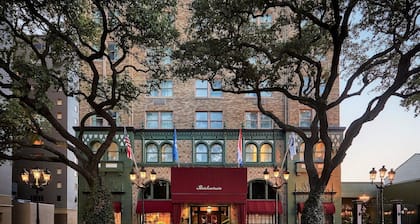 The Pontchartrain Hotel