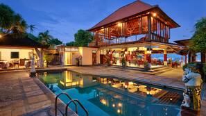 Outdoor pool, open 9:00 AM to 6:00 PM, free pool cabanas, pool umbrellas