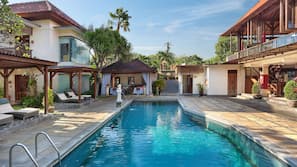 Outdoor pool, open 9:00 AM to 6:00 PM, free pool cabanas, pool umbrellas
