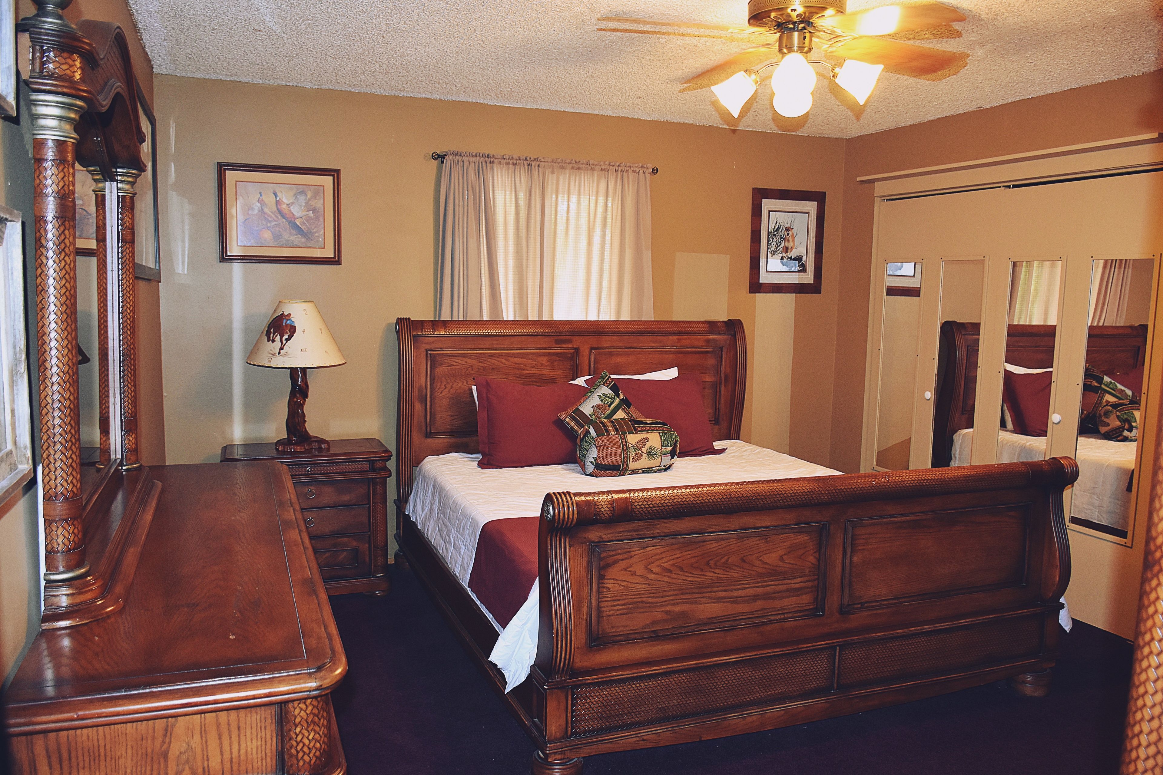 Yellowstone River Suites In Gardiner Mt Expedia