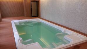 室内 SPA 浴缸