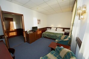 Minibar, in-room safe, free WiFi, bed sheets