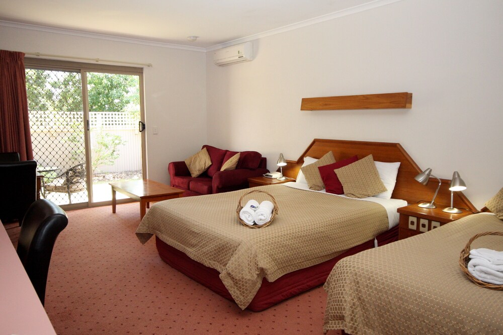Wine Village Motor Inn