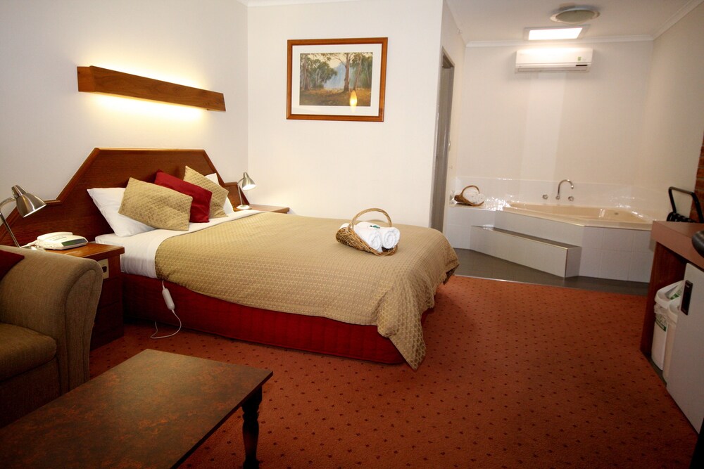 Wine Village Motor Inn