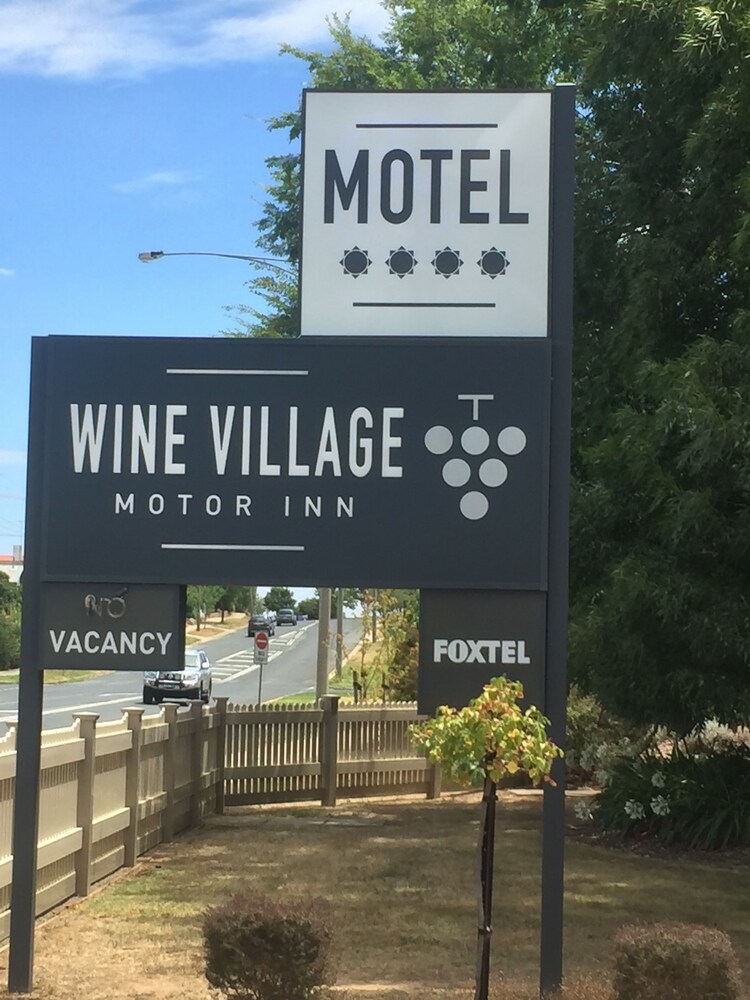 Wine Village Motor Inn