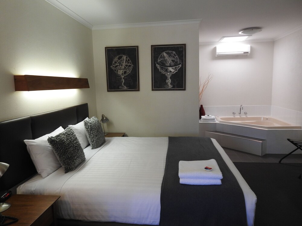 Wine Village Motor Inn