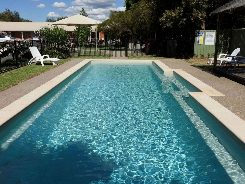 Wine Village Motor Inn