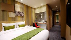 Frette Italian sheets, premium bedding, Select Comfort beds, minibar