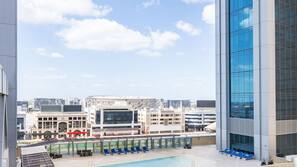 2 outdoor pools