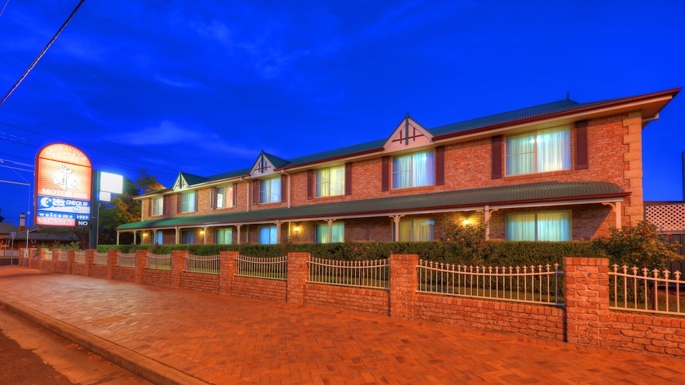 Endeavour Court Motor Inn in Dubbo, Australia