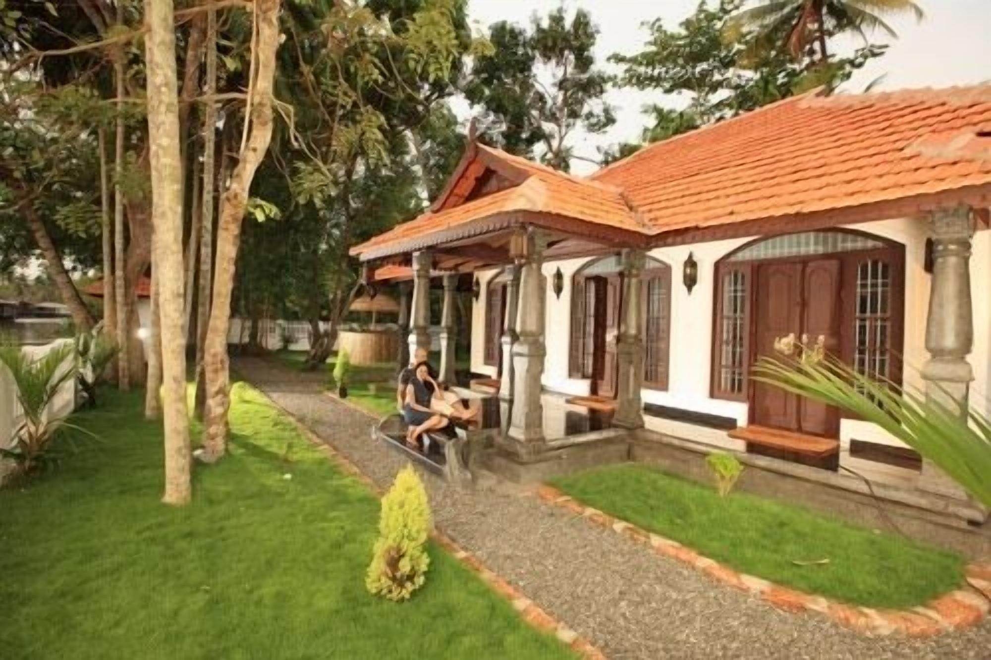 Bamboo Lagoon Backwater Front Resort in Alleppey, India
