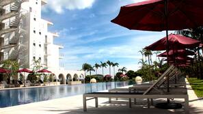 Indoor pool, seasonal outdoor pool, sun loungers